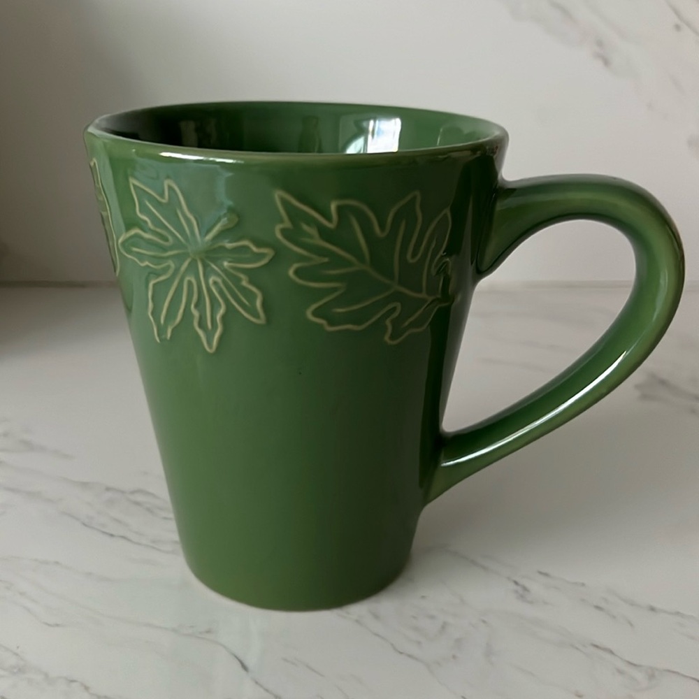 Gorgeous green fall mug🍁